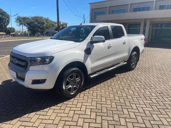 FORD RANGER 2.2 XLS 4X4 CD 16V DIESEL 4P AUTOMÁTICO